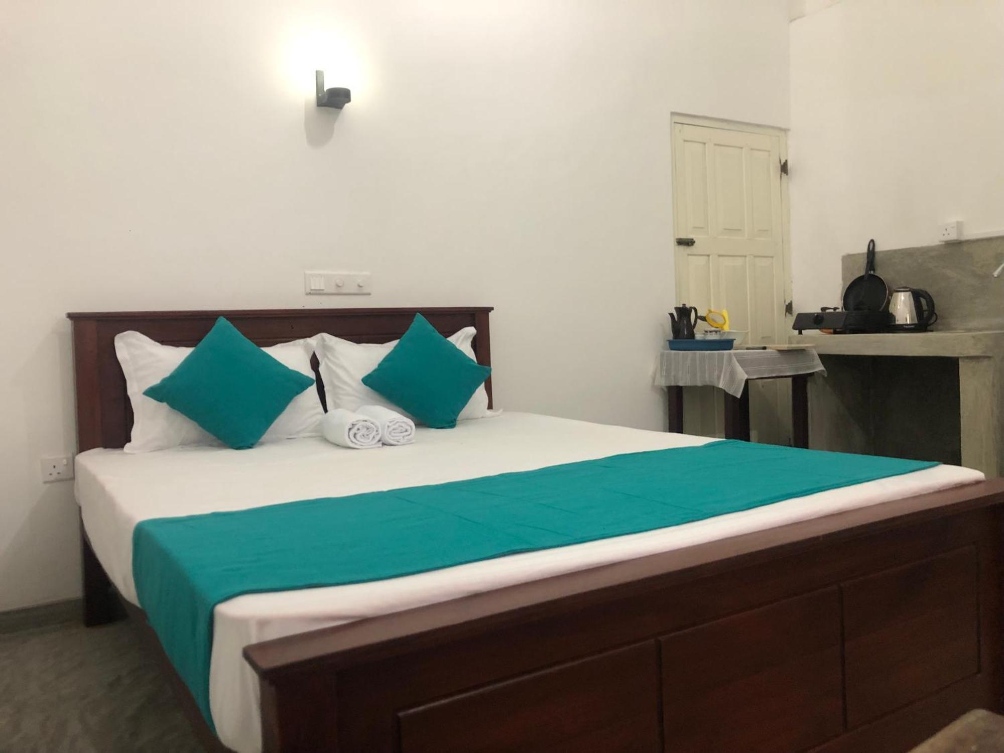 Waves Otel Hikkaduwa Dış mekan fotoğraf