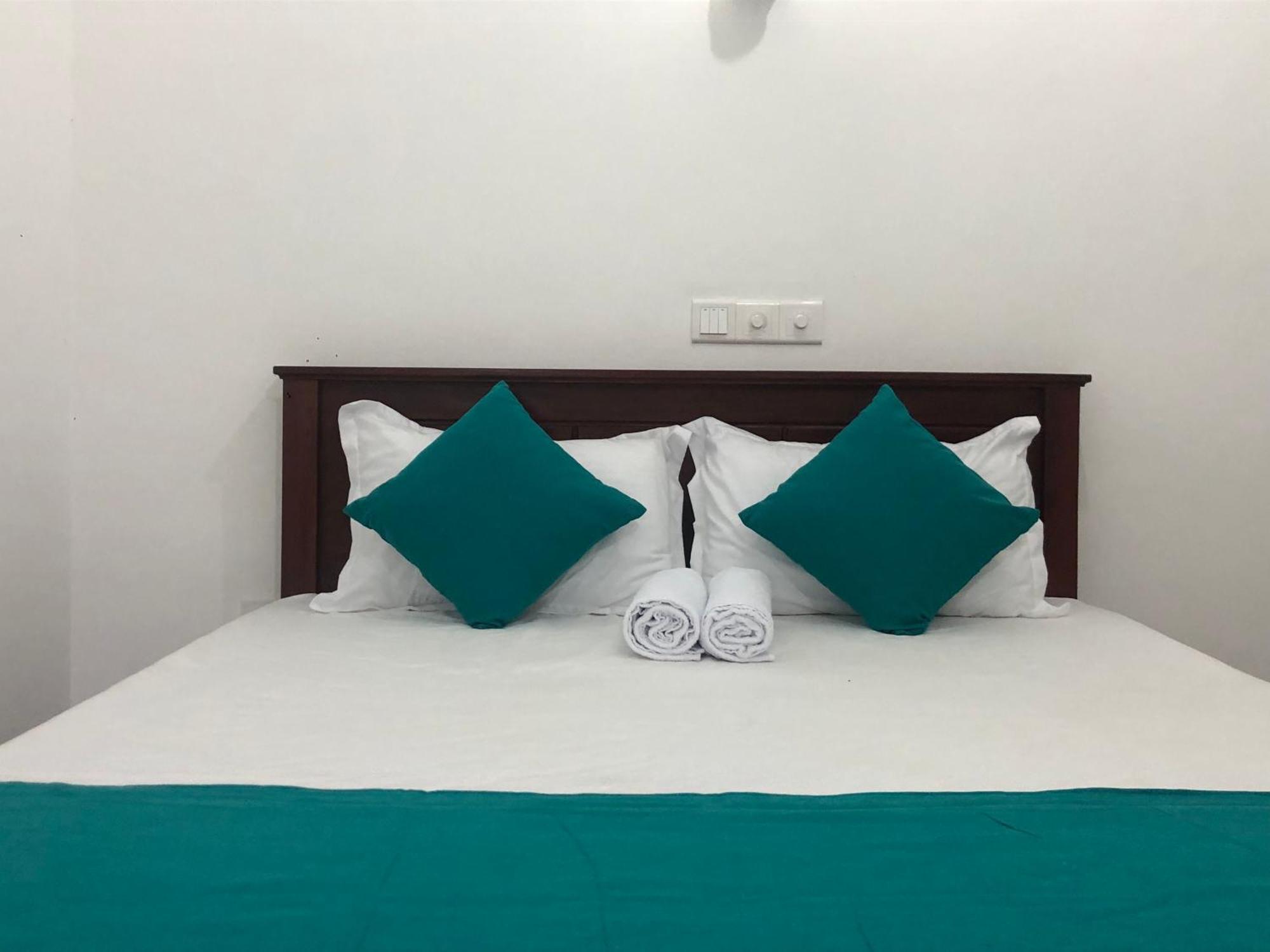 Waves Otel Hikkaduwa Dış mekan fotoğraf